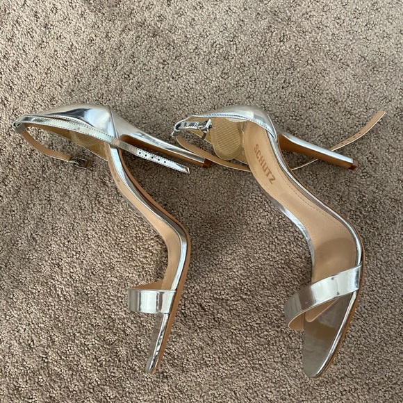 Schutz Cady Lee sz 10.5 silver heels - Picture 2 of 4